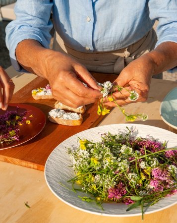 Person prepping a fresh salad