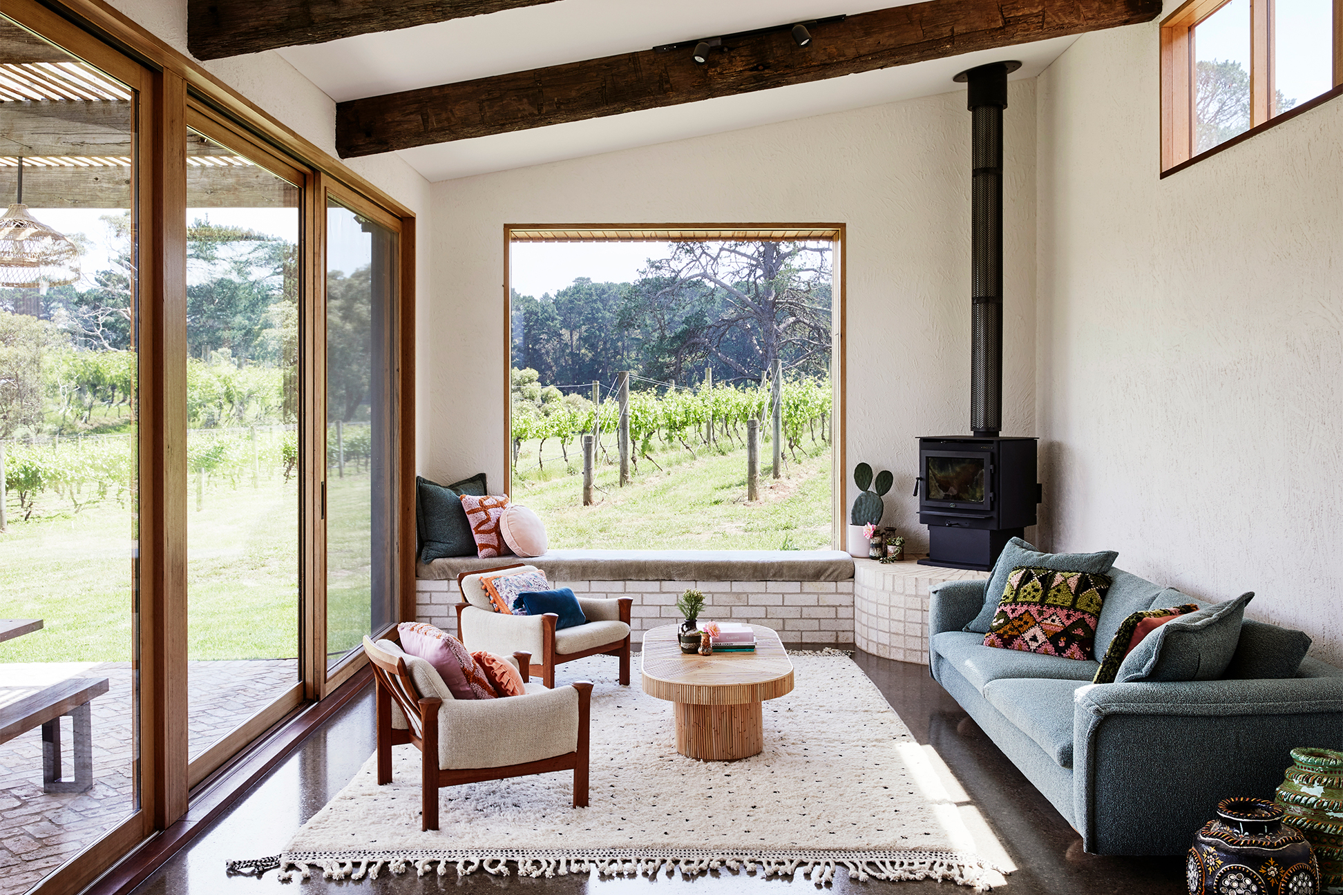 Living room with wood-fire oven