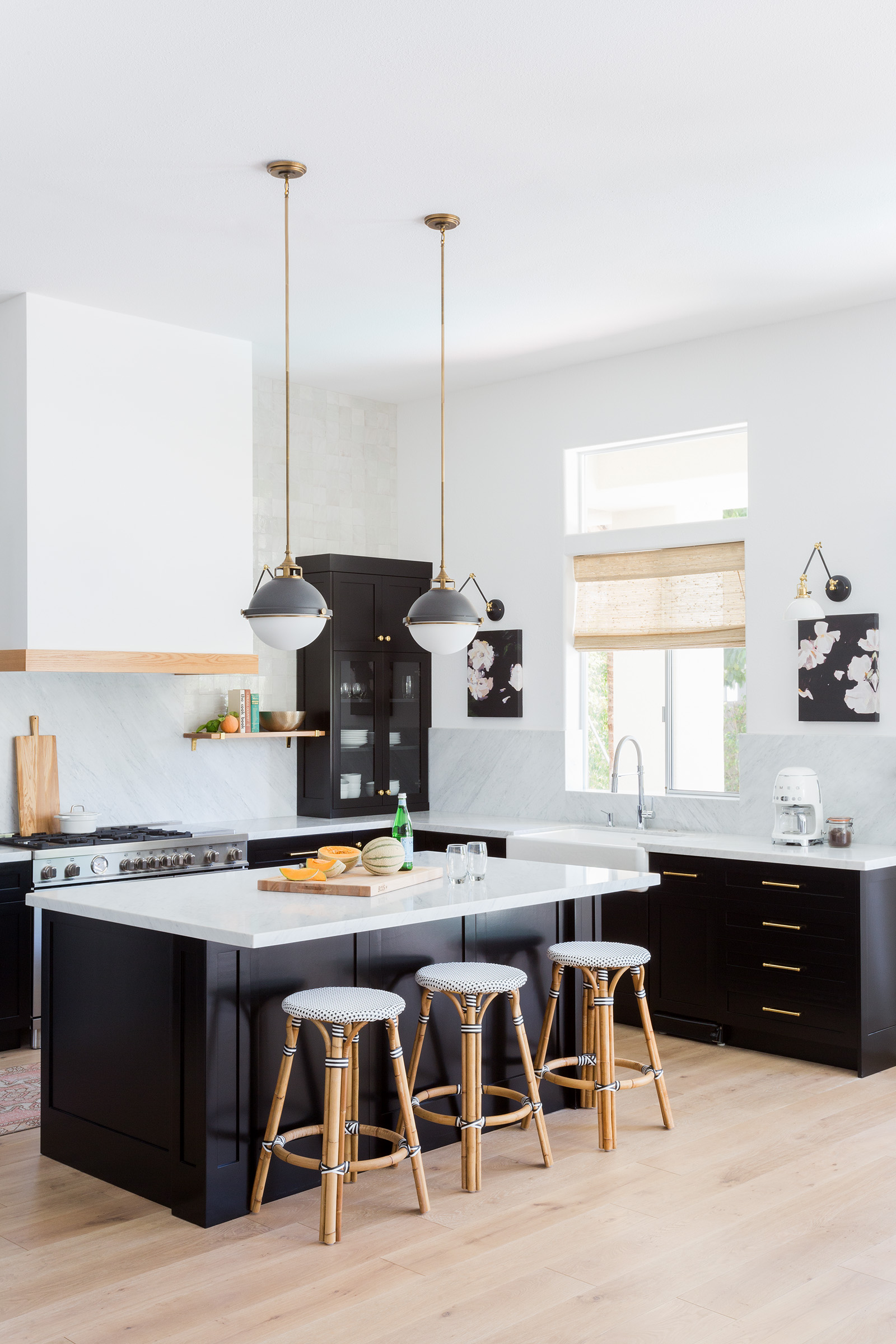 white and black kitchen