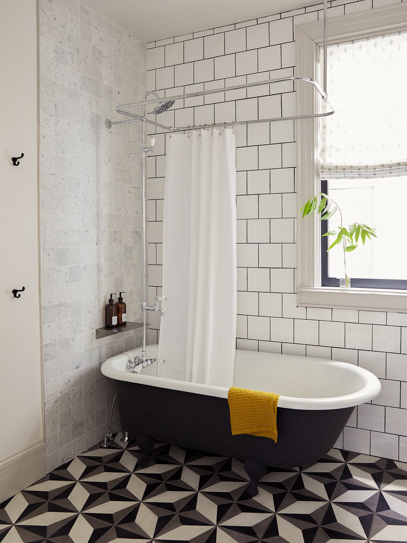 black and white tiled bathroom