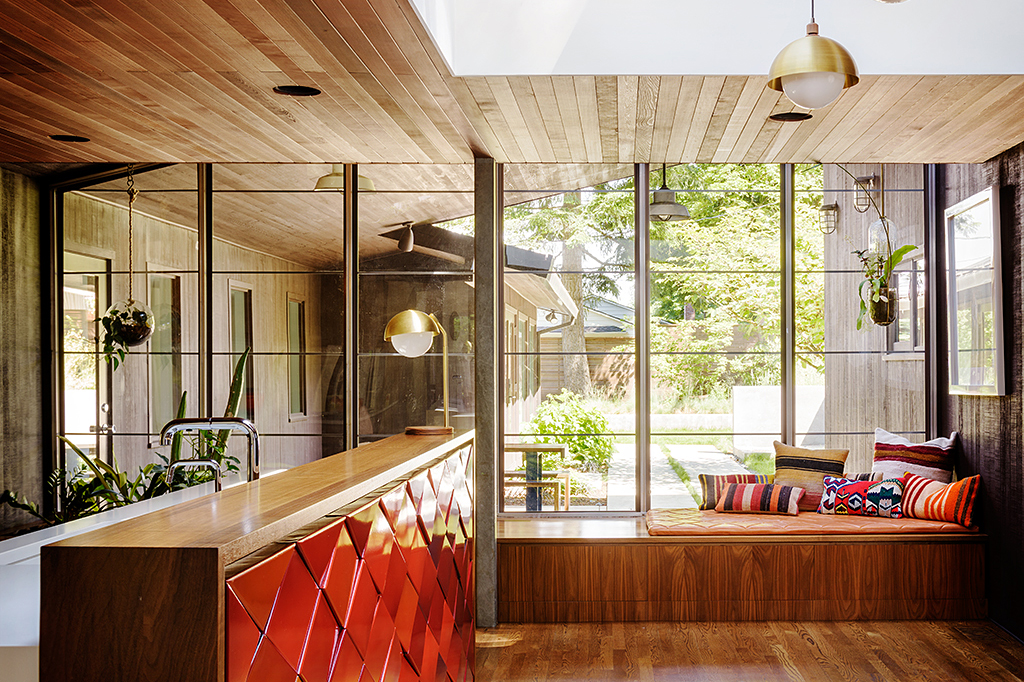 mid century house overlooking the yard