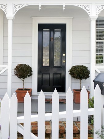 White House with picket fence