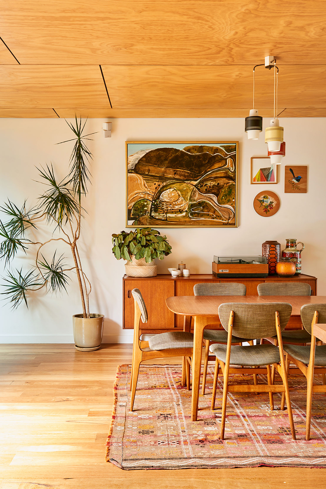 Dining room with boho feel