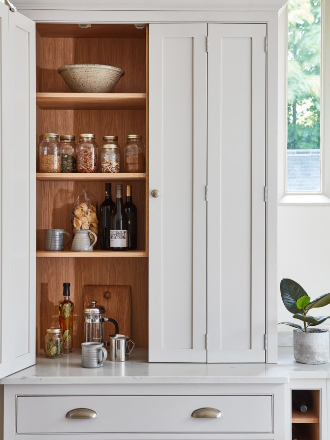 How to Organize Kitchen Cabinets, According to 4 Experts