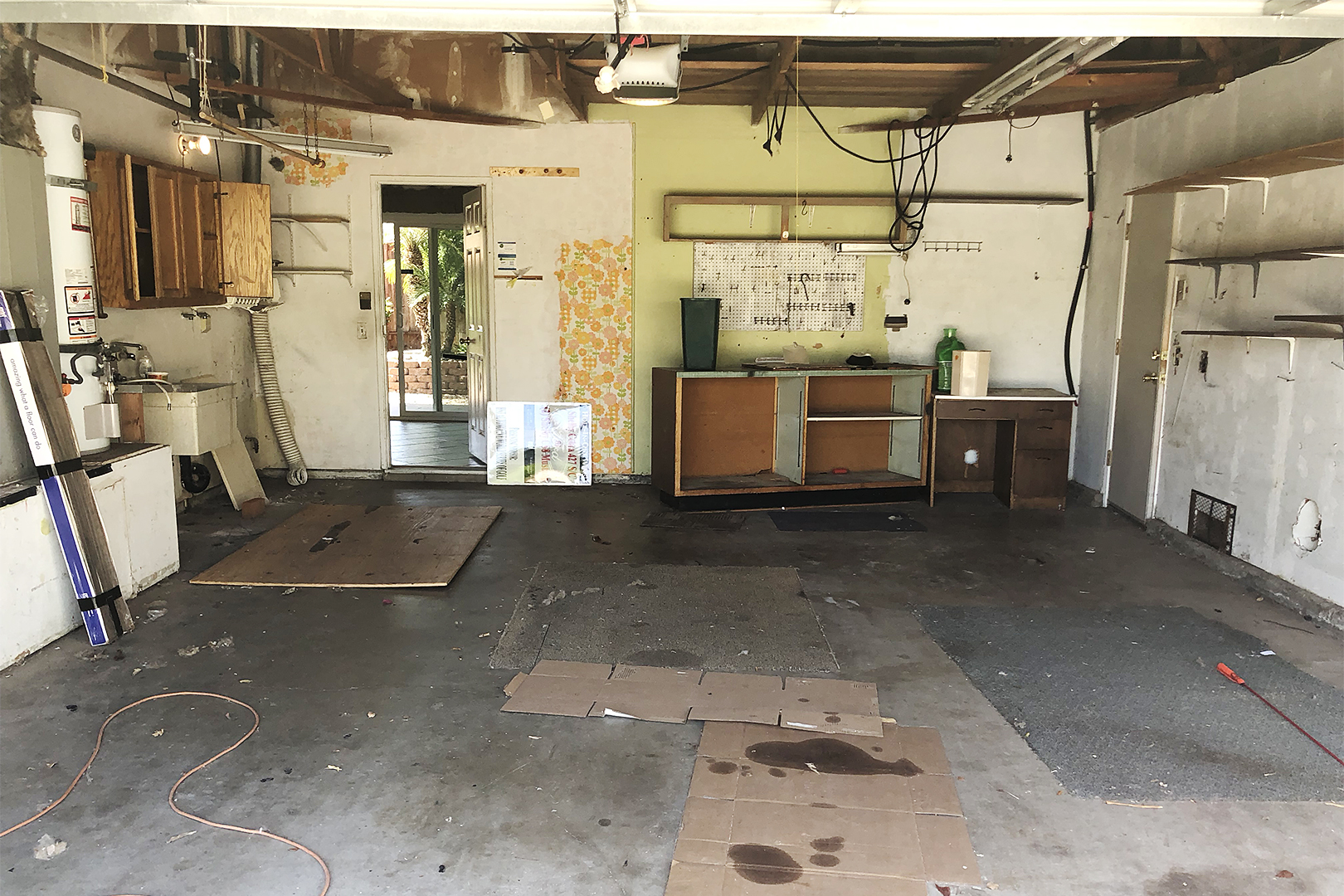 garage with scraps on floor