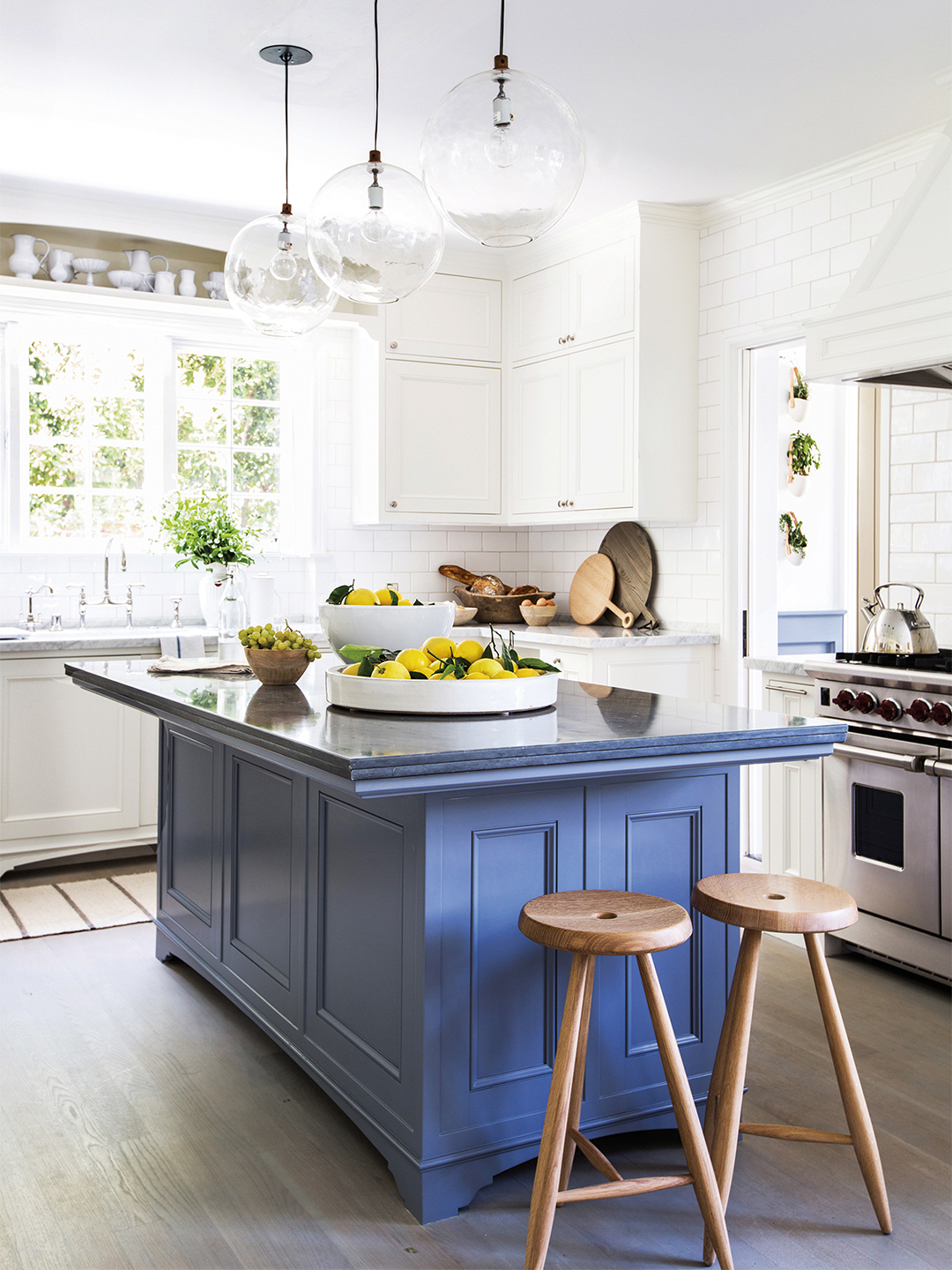 Bright and sunny kitchen