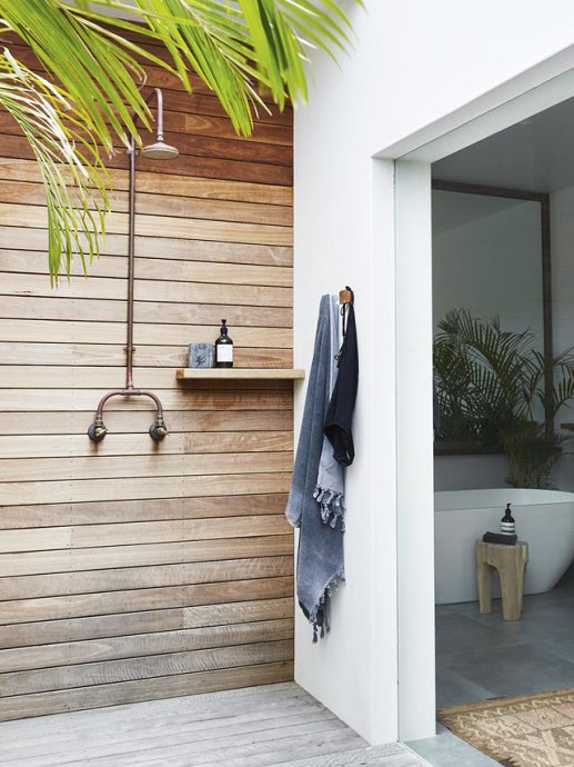 Create Your Own Outdoor Oasis with These Freestanding Outdoor Shower Ideas