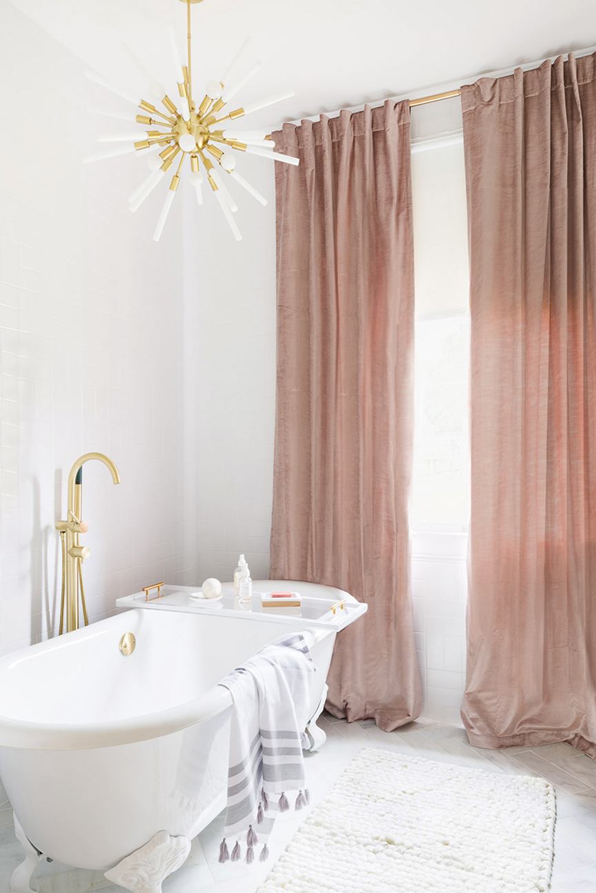 Luxurious white bathroom