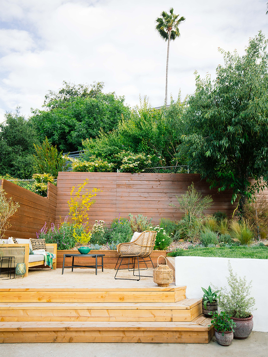 outdoor garden and gravel sitting area