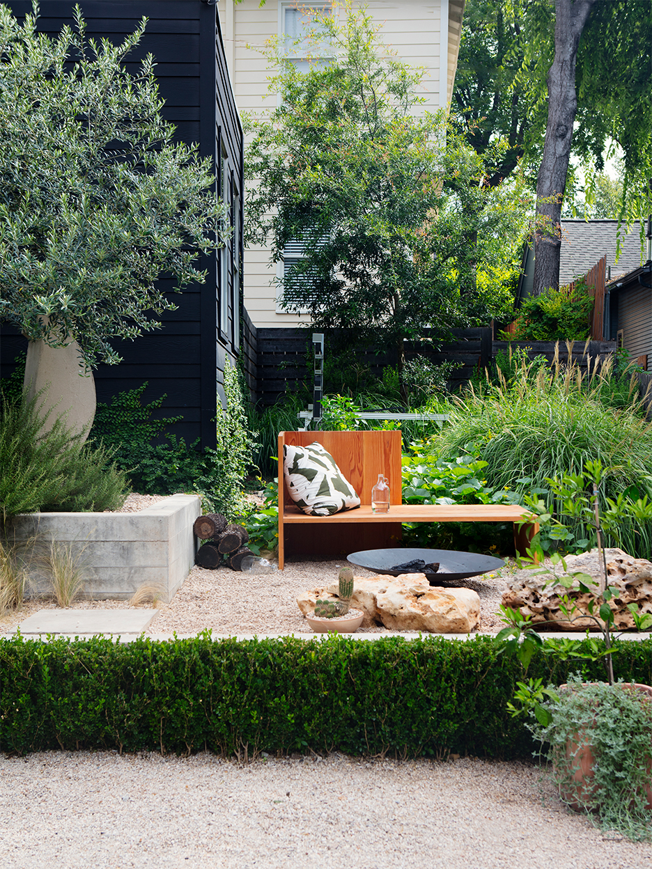 fire pit with wood bench