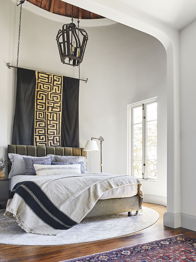 bedroom with round ceiling and walls