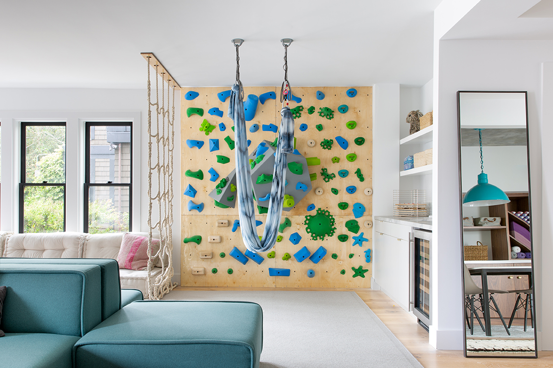 Indoor climbing wall