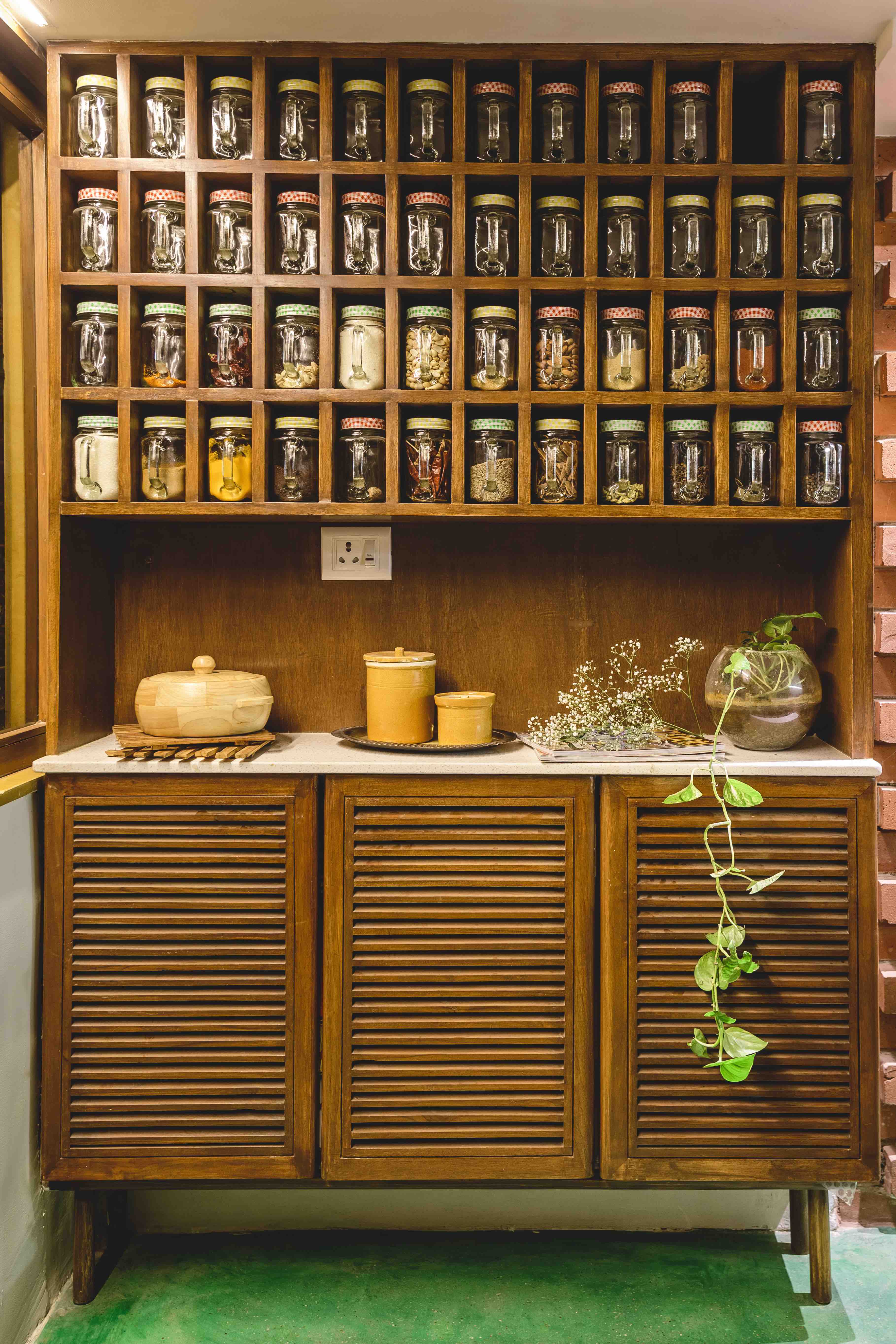 Built-in spice cabinet