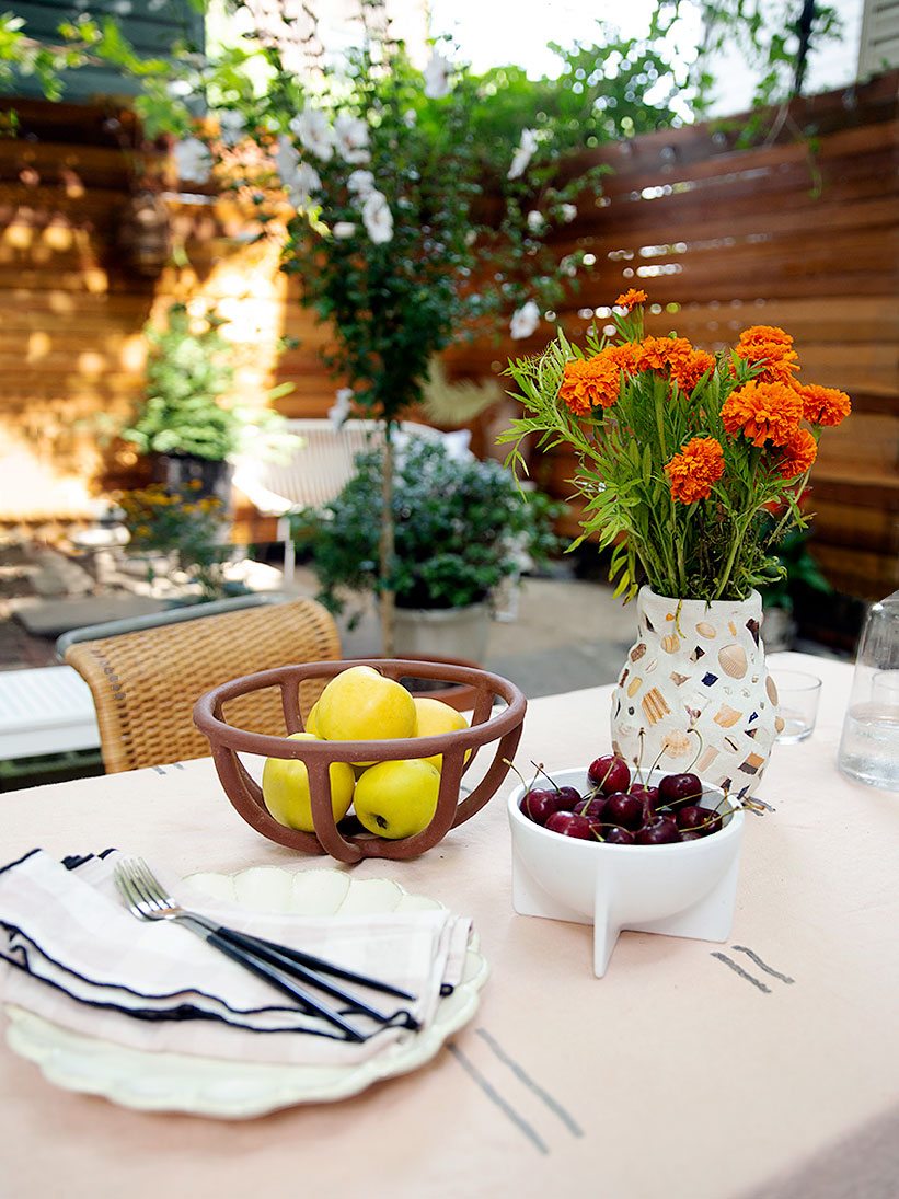 outdoor dining table