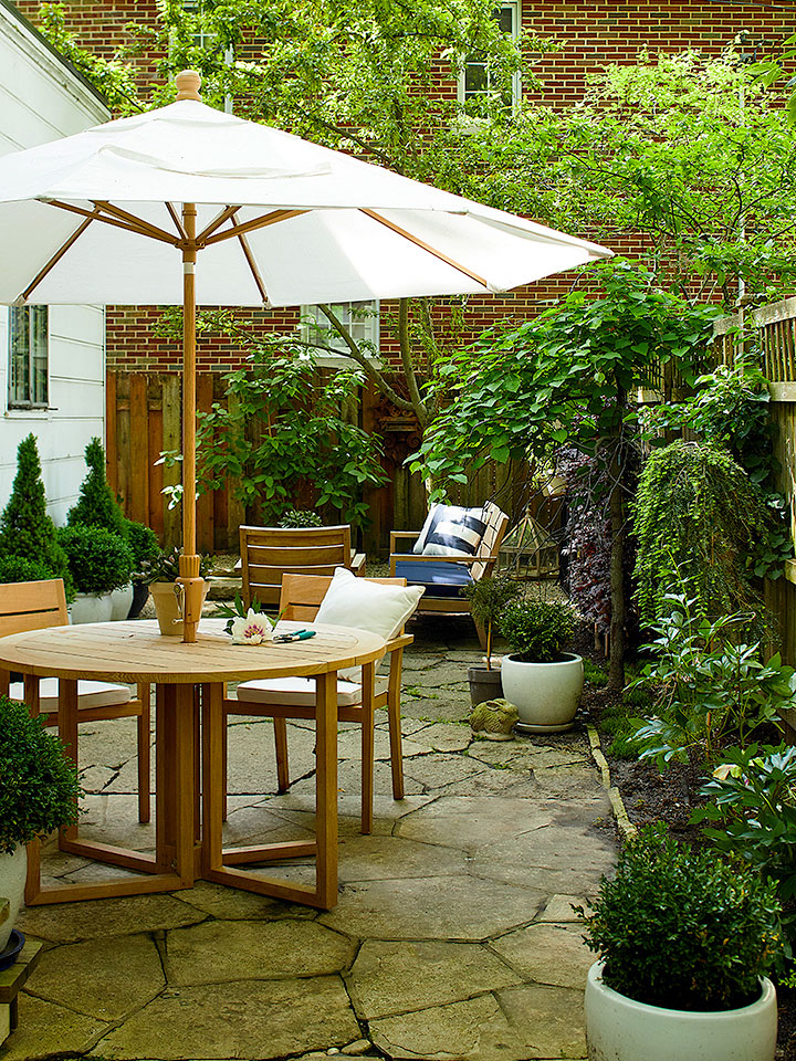 green back patio with umbrella