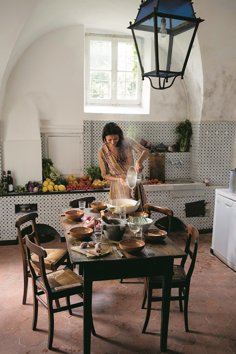 mimi thorisson in kitchen