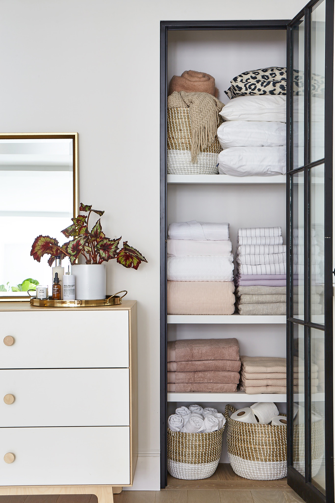 tidy linen closet