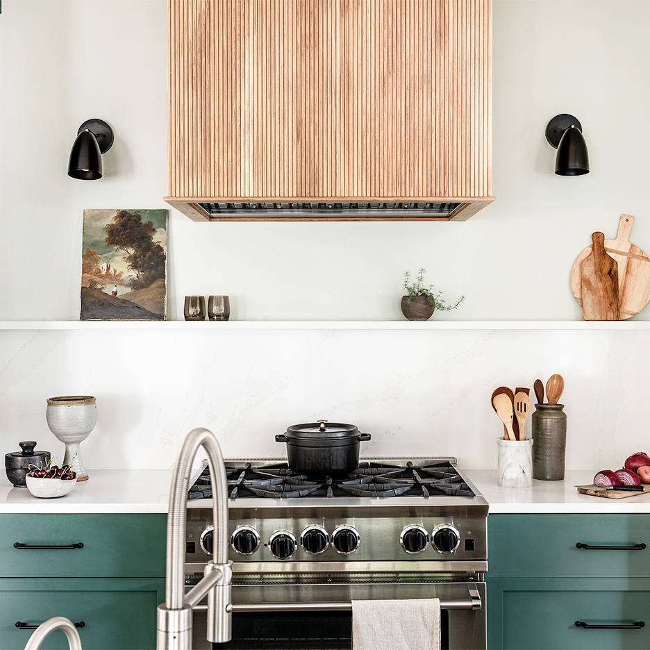 vent hood with ribbed wood