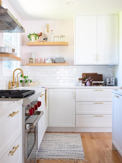 9 Classically Cool Spaces to Indulge Your Shaker-Style Cabinet Kitchen ...