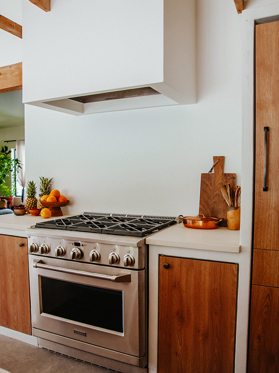 white and wood kitchen