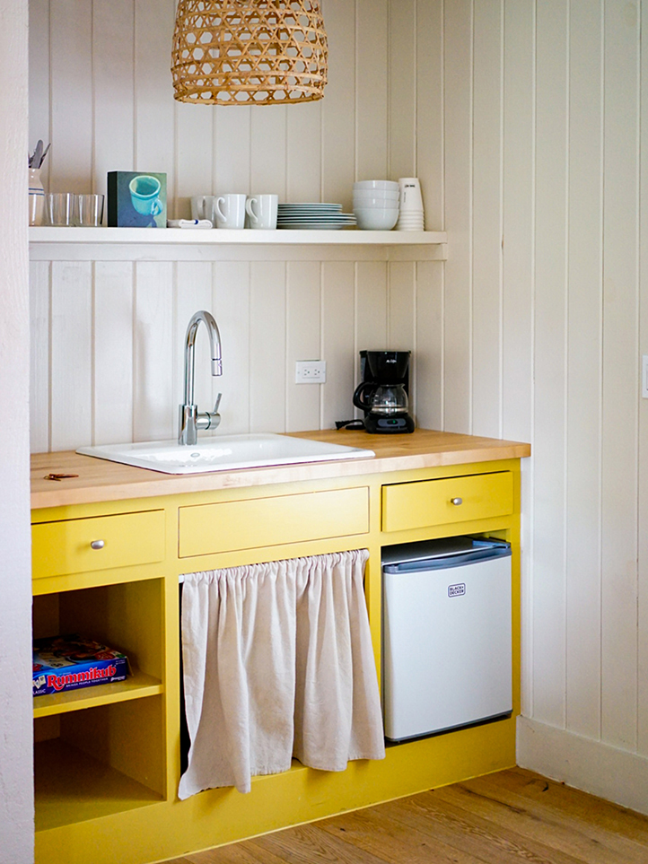 Yellow kitchen cabinet color