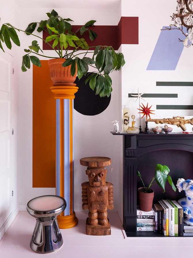 In This Dutch Home, Leftover Paint Transformed the Walls and Furniture