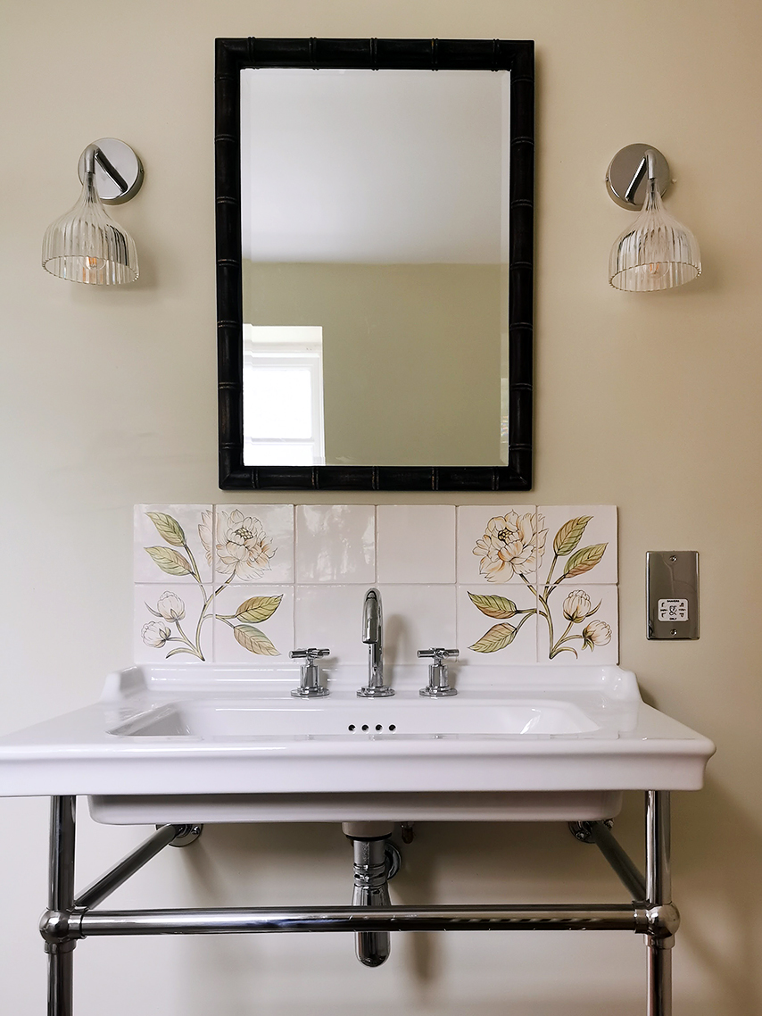 Botanical tile in bathroom