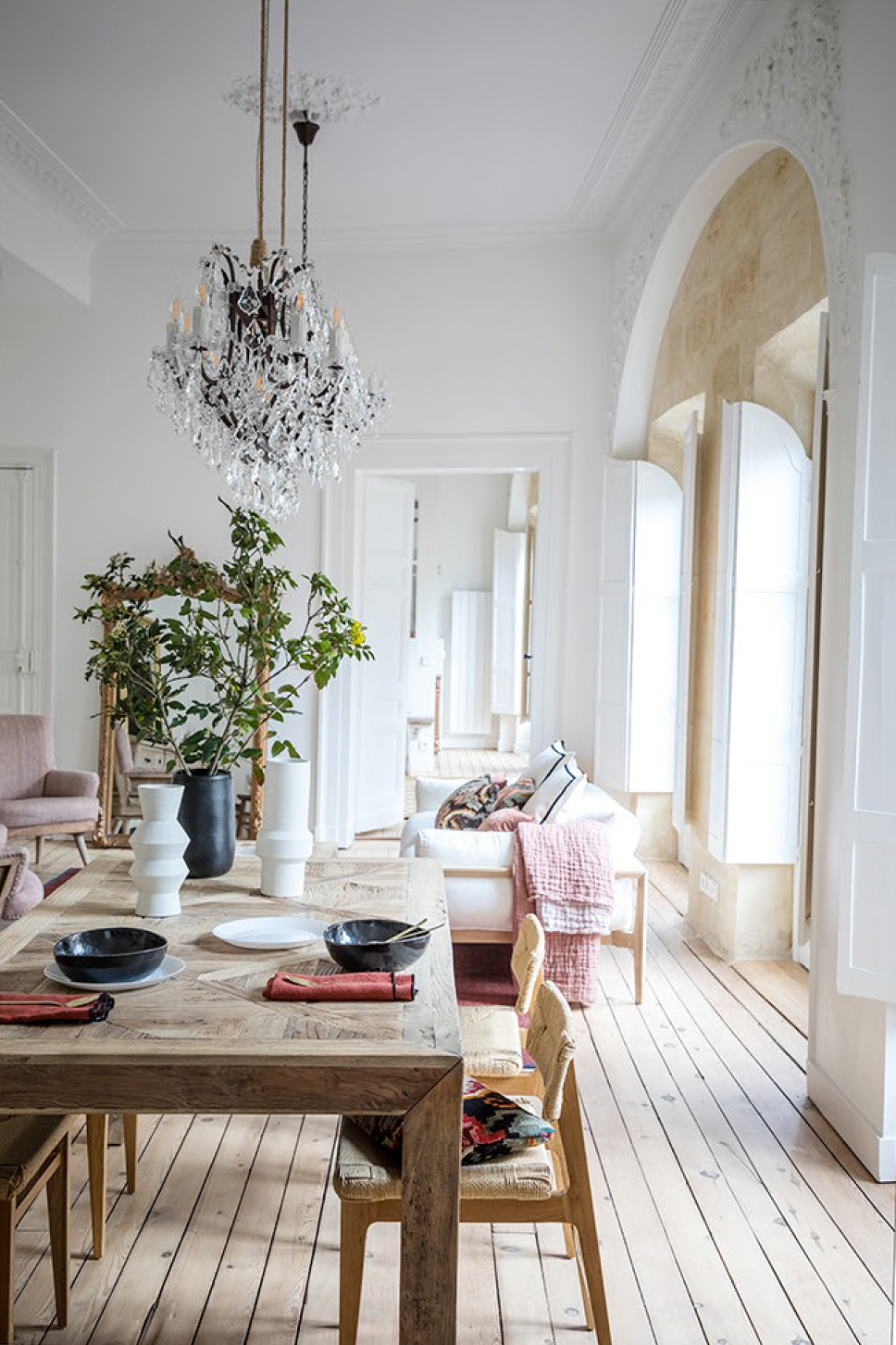 a living room in Bordeaux