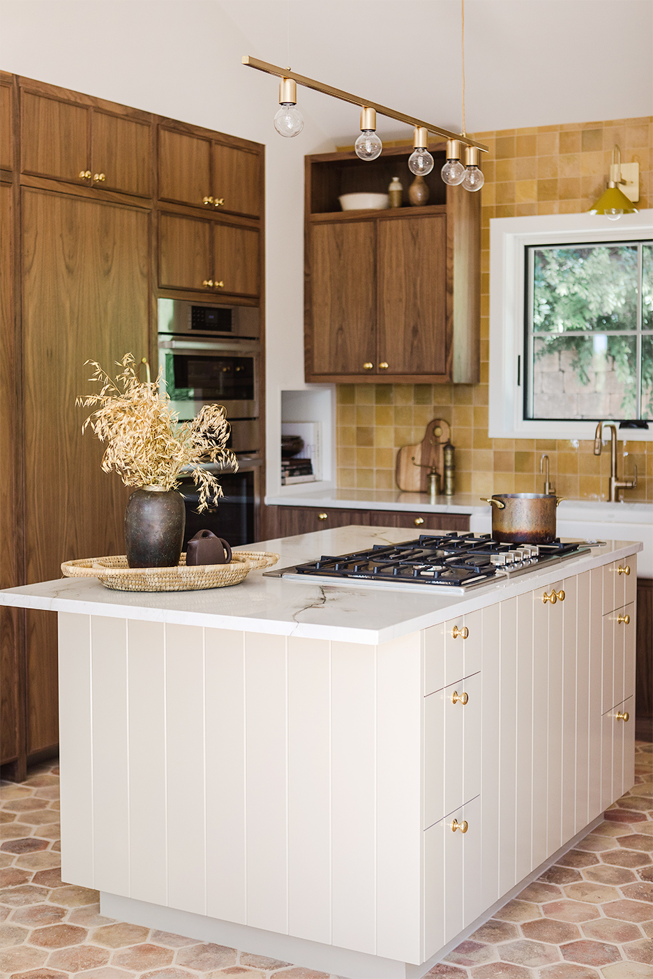 white ilsand in dark wood kitchen