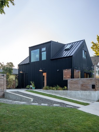 This Family’s Steel Home, Reminiscent of Swedish Barns, Was a Strong ...