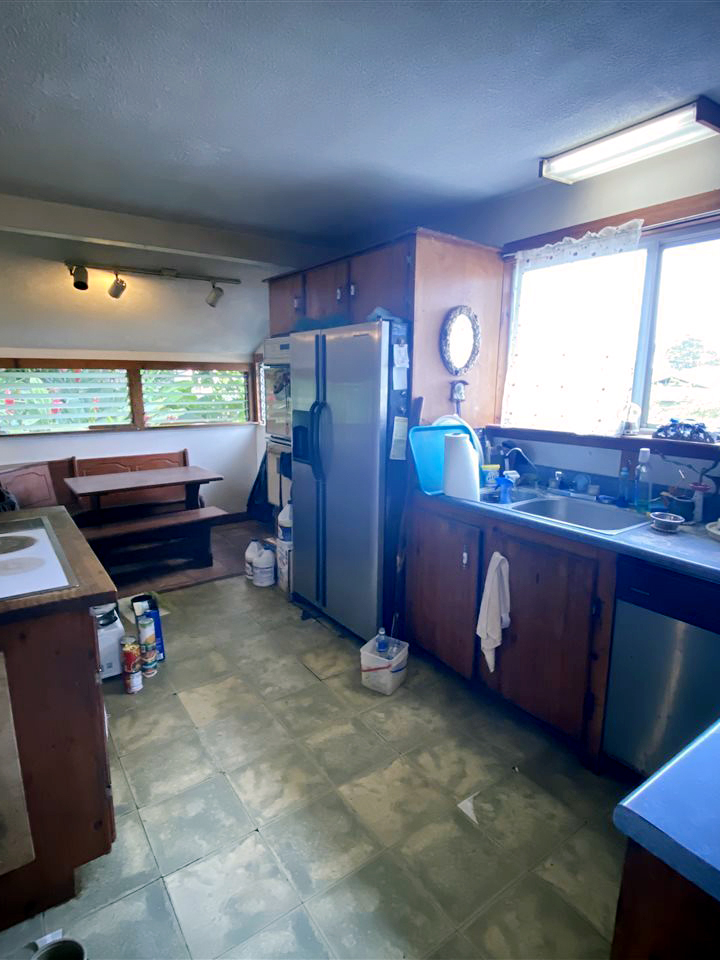 gross wood kitchen