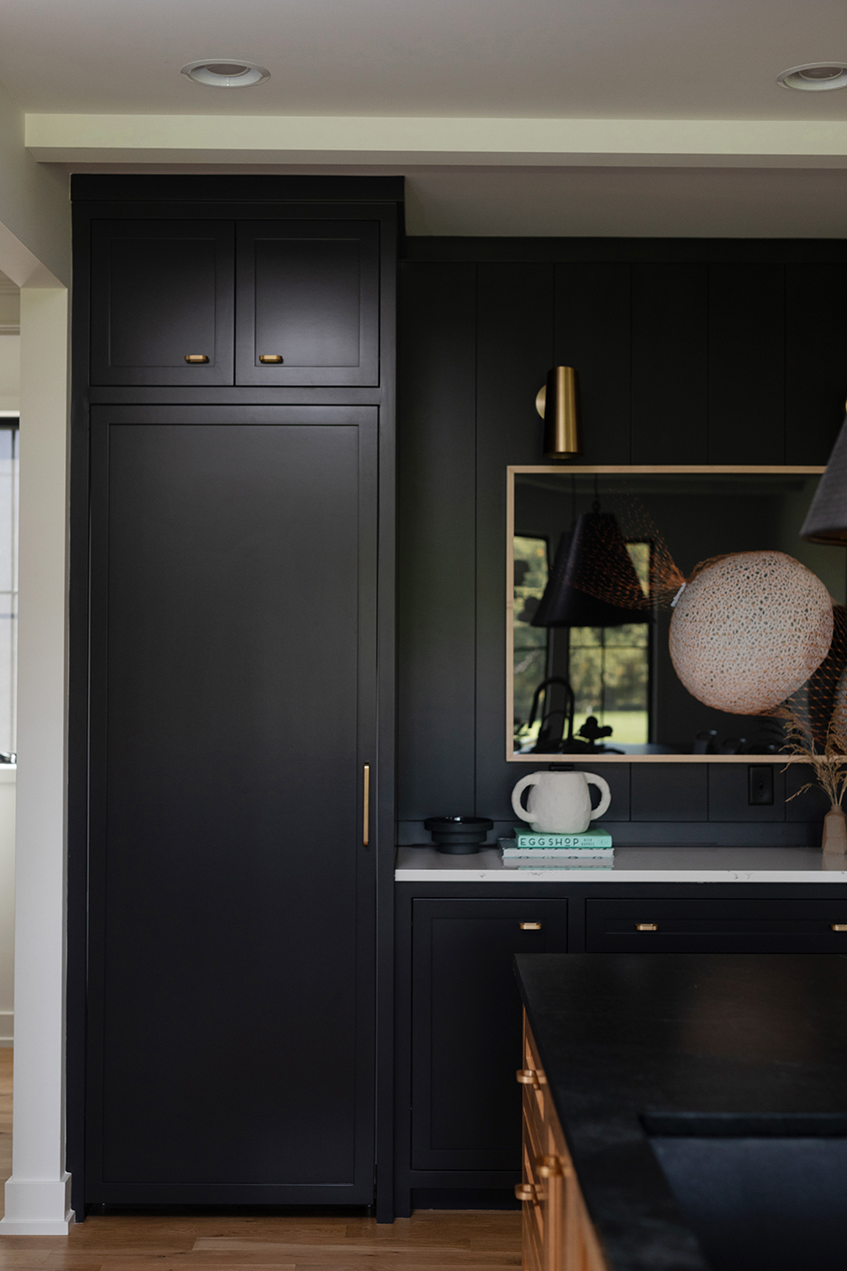 black kitchen cabinets