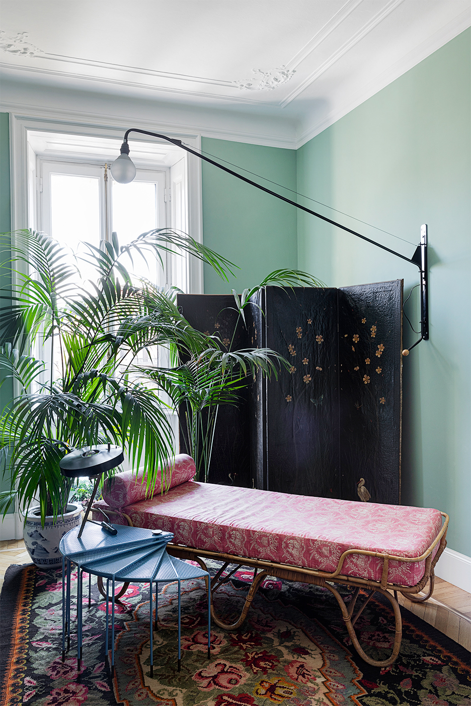 Sitting room with green walls