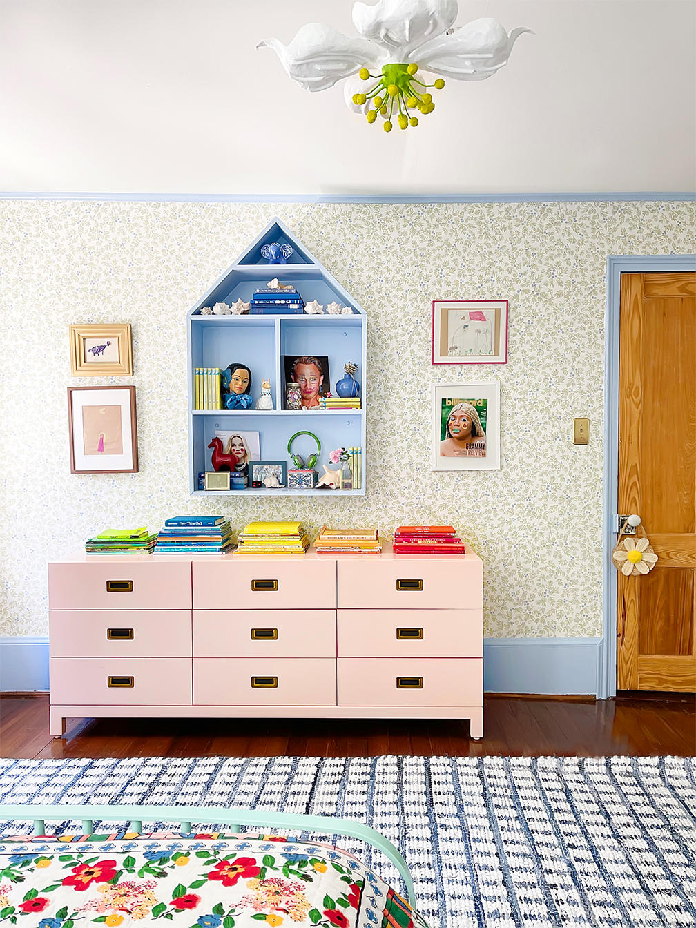 pink dresser and checkered girls room rug