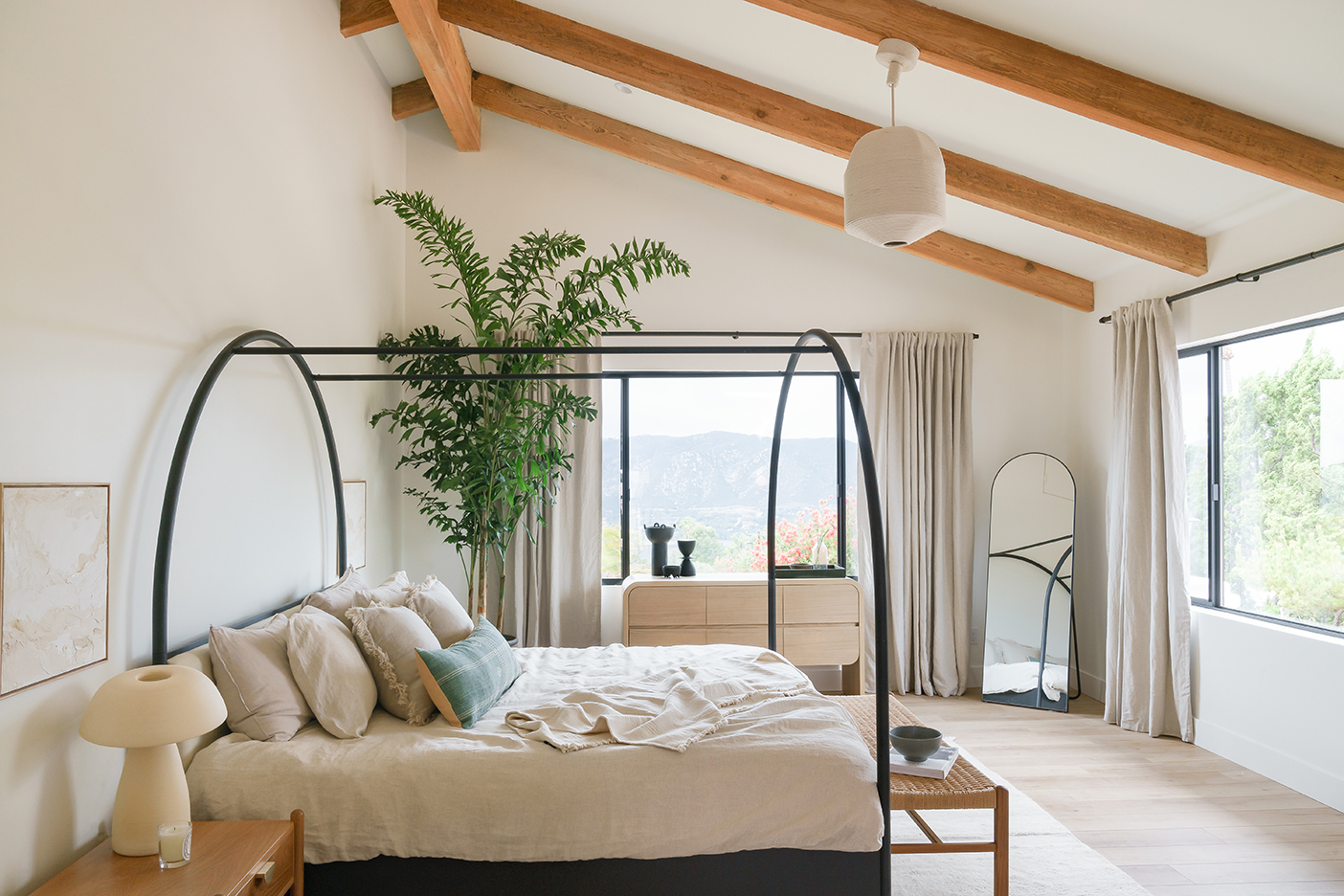 vaulted bedroom ceiling