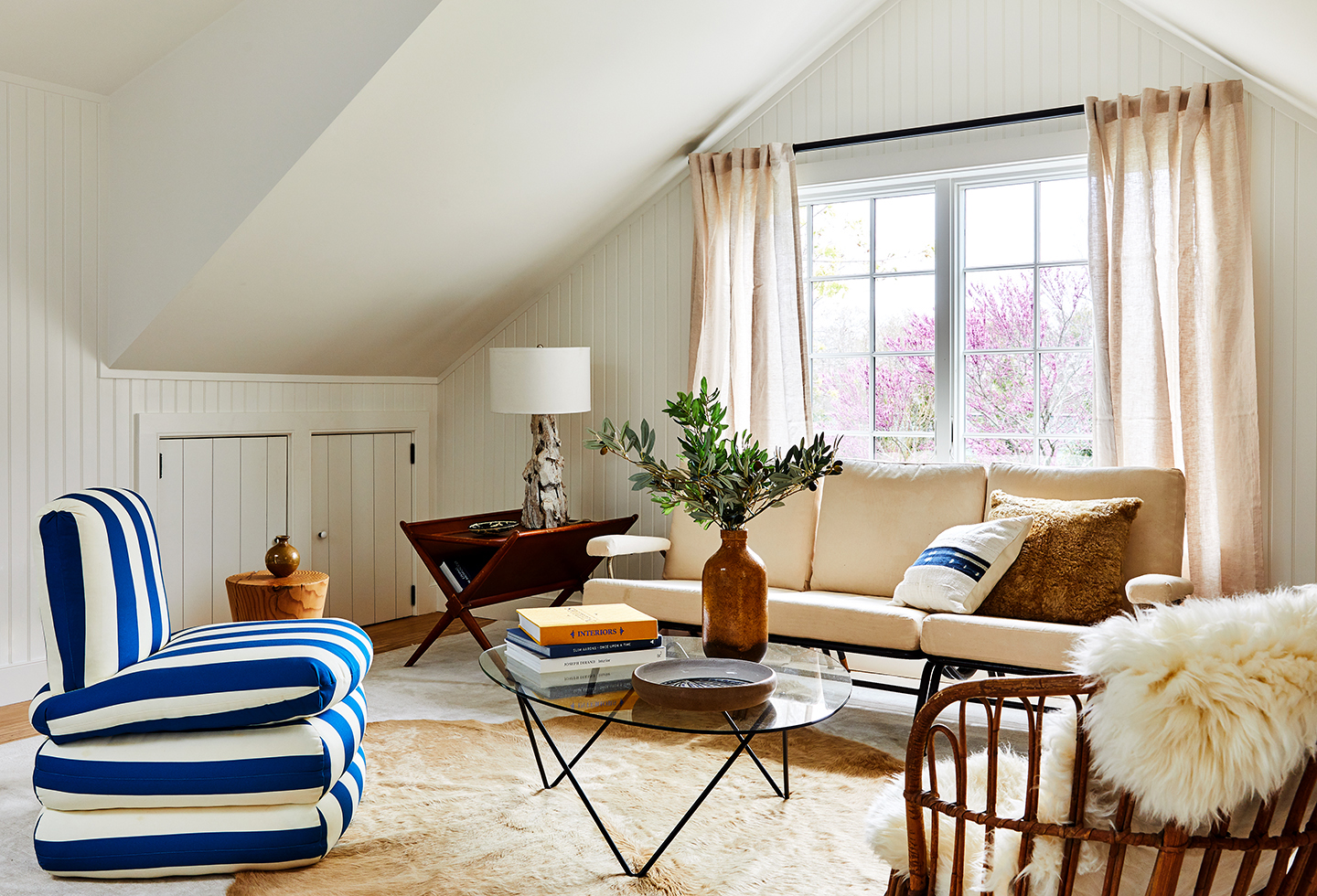 sitting room in bedroom