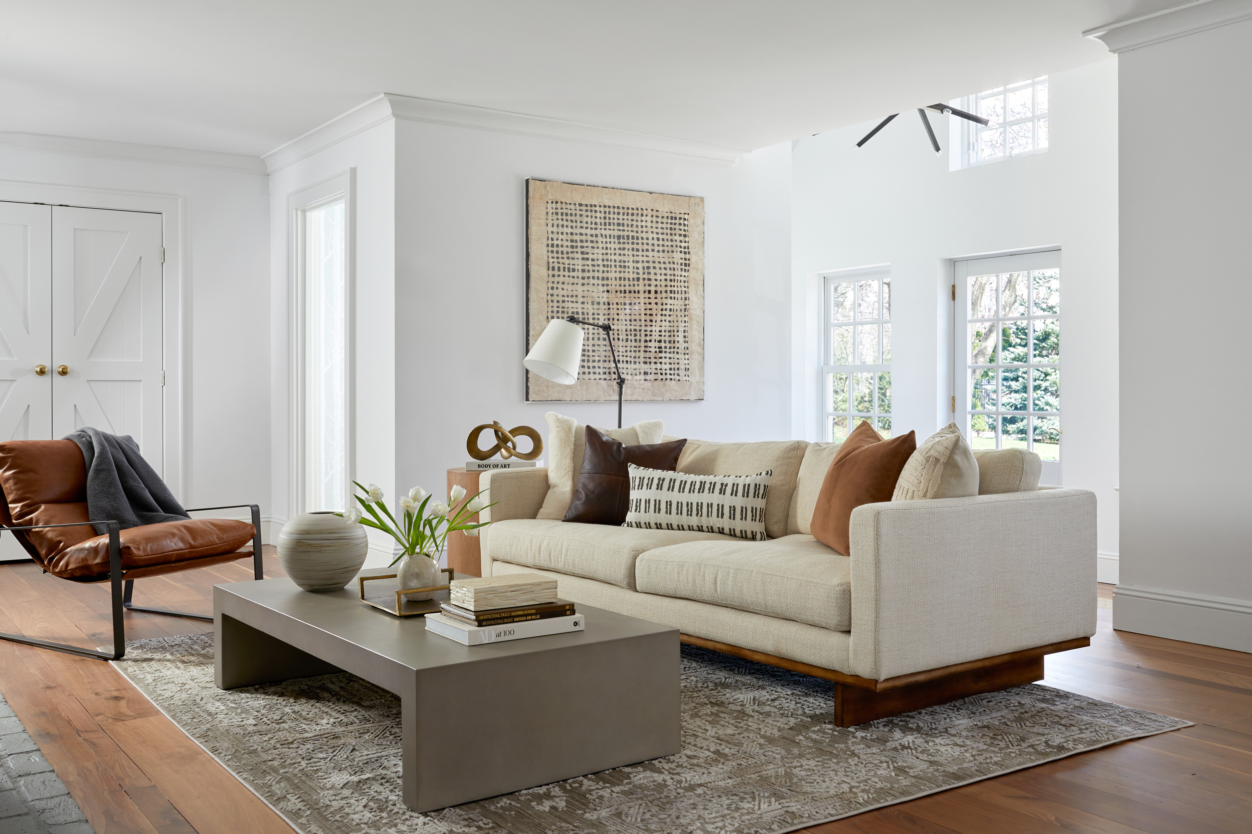 White Living Room Walls Cream Sofa Coffee Table