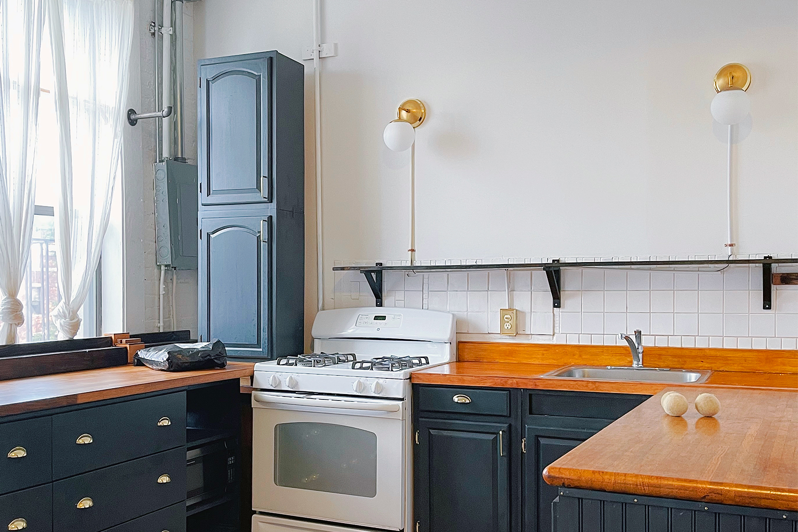 navy blue kitchen