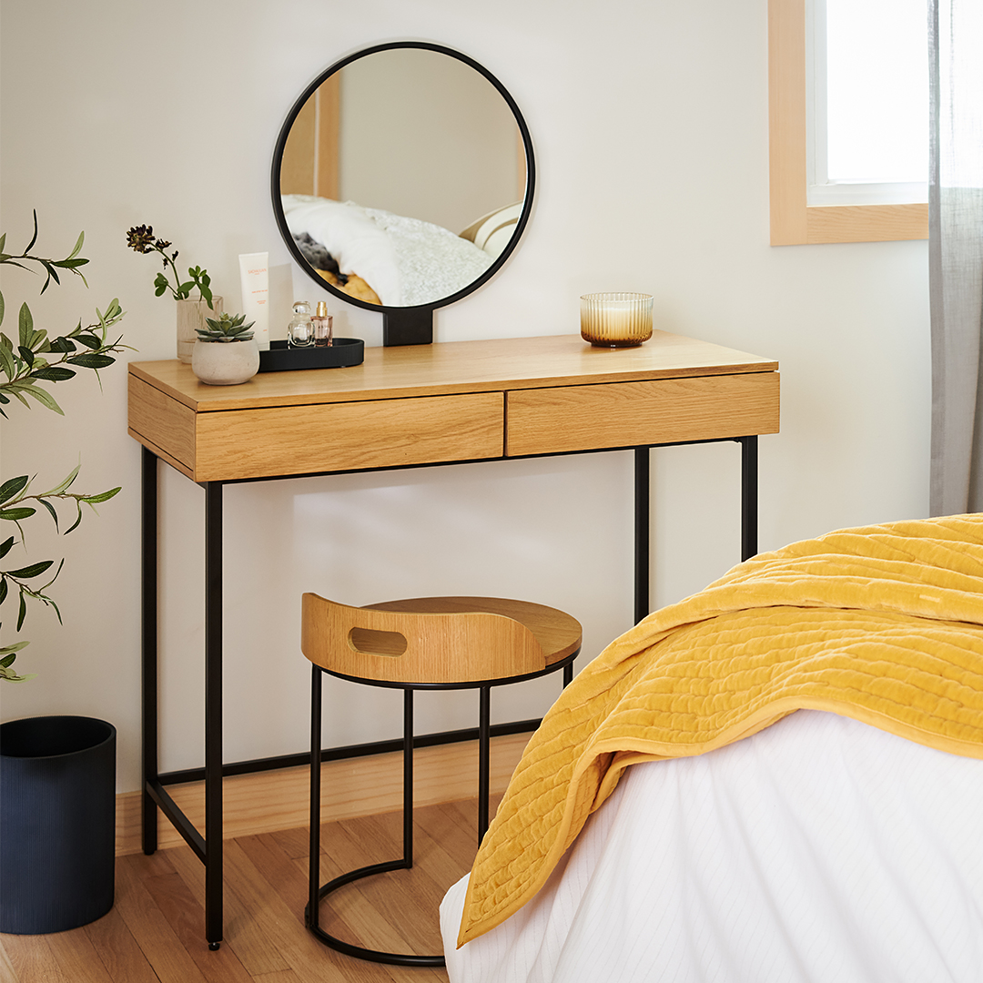 bedroom vanity