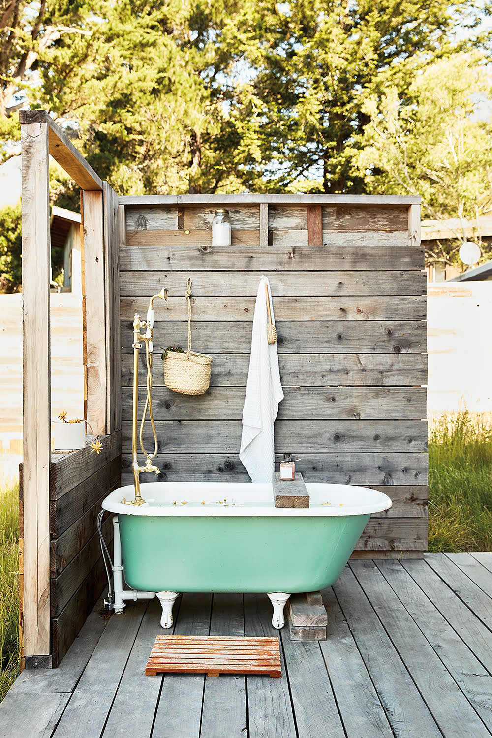 outdoor tub