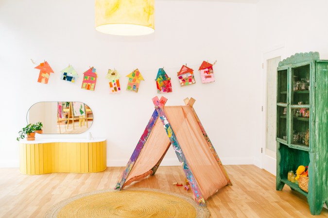 kids playroom wit tipi