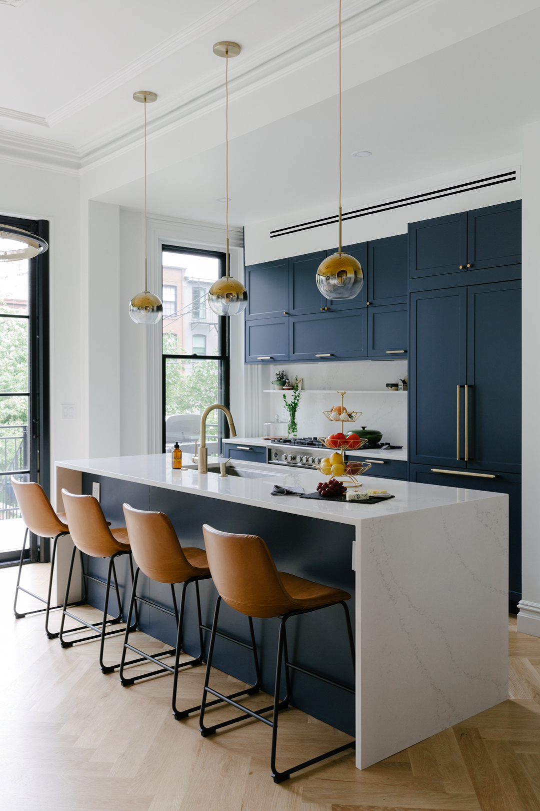 navy blue kitchen cabinets