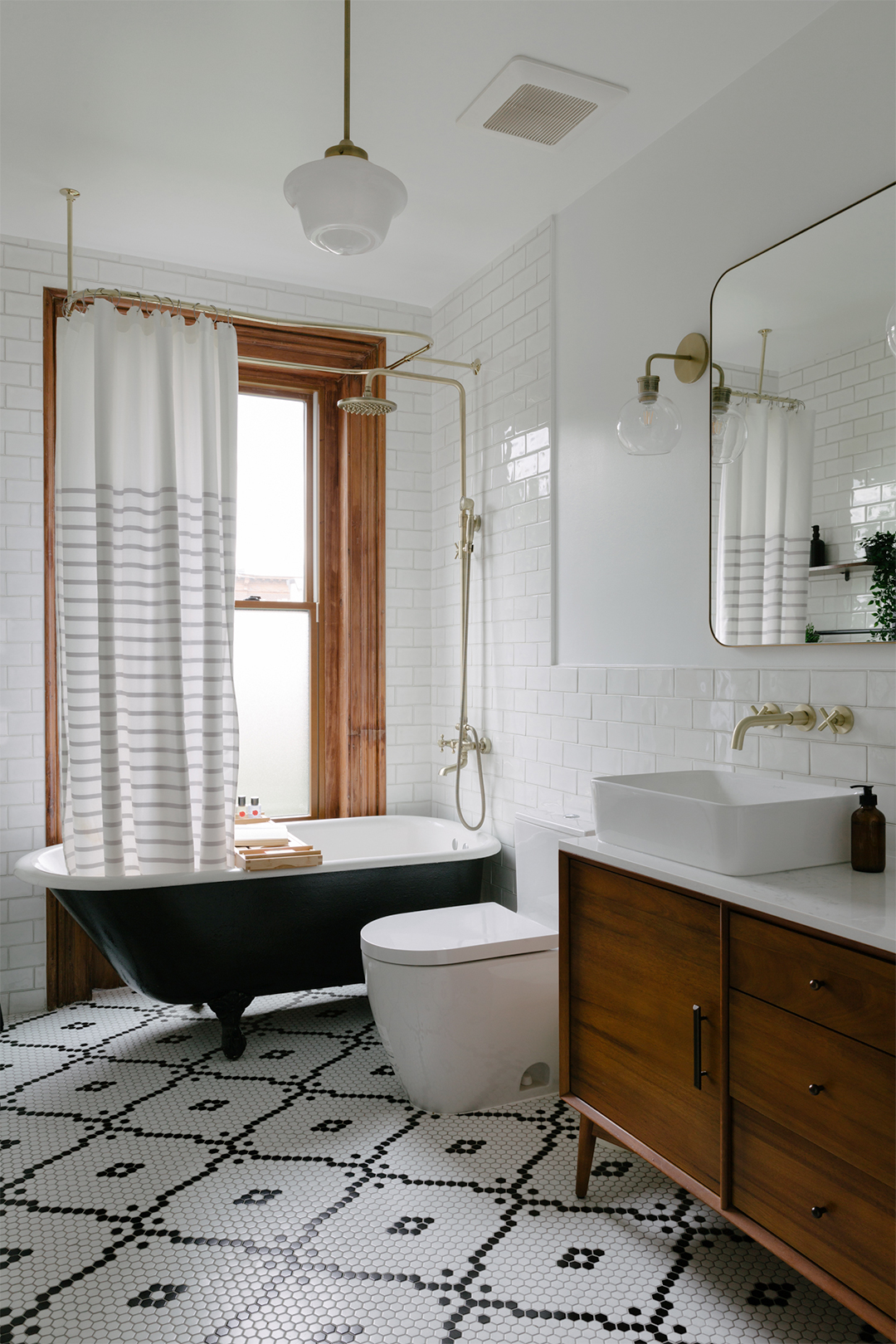 vintage inspired black and white bathroom