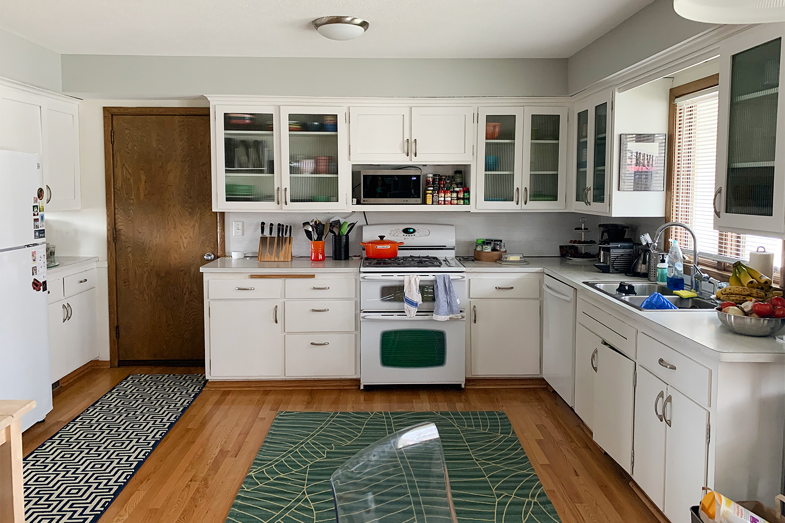 old white L shaped kitchen