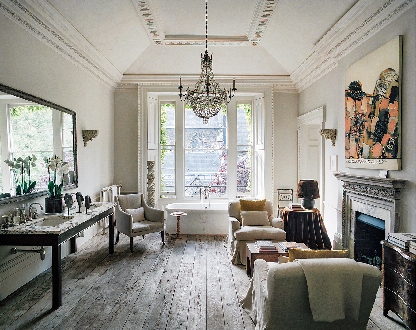 victorian bathroom with sitting area