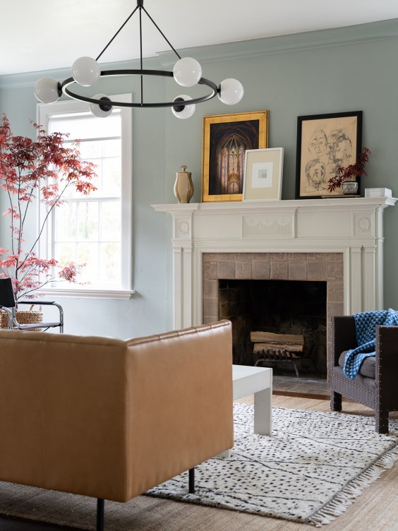 A 1920s Tudor Reno in Waco, Texas, That Traded Shiplap for Bold Paint ...