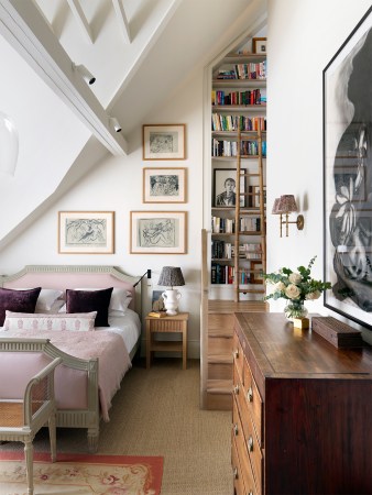 lofted sloped bedroom ceiling