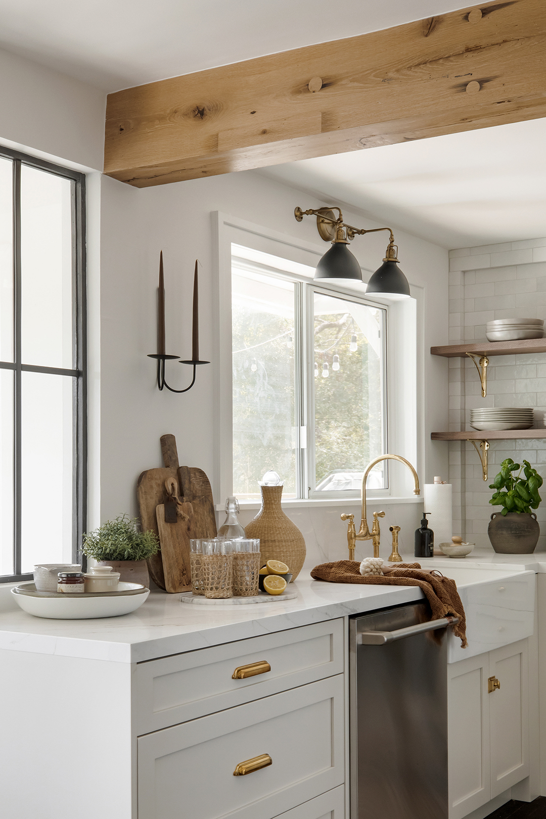 small farmhouse kitchen