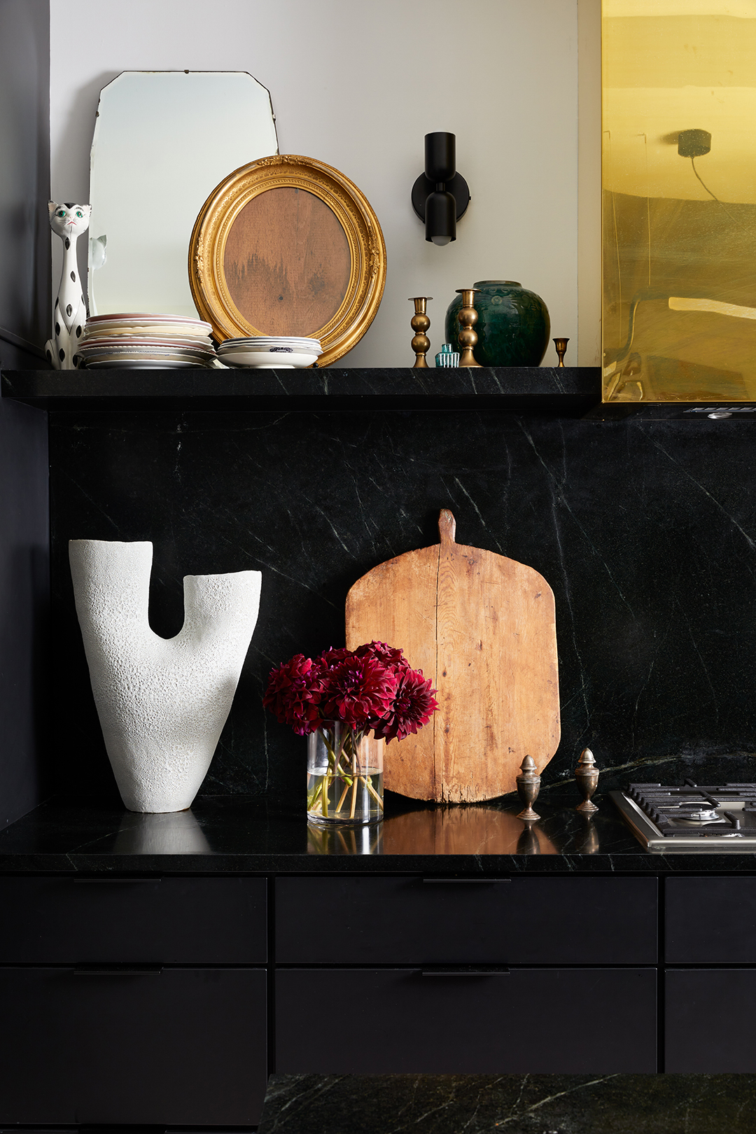 black kitchen counters