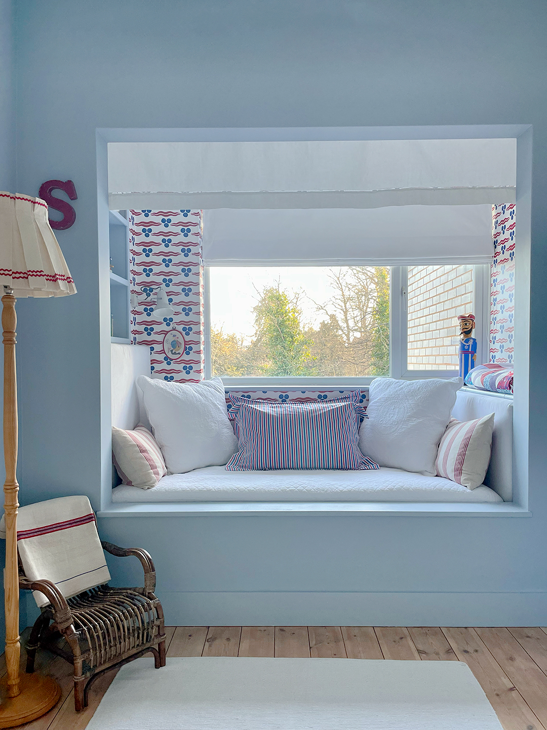 blue bed nook